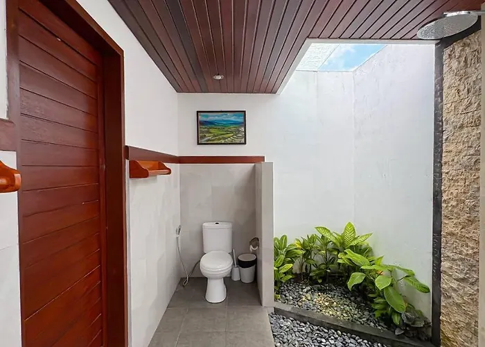 Good Karma House 3*